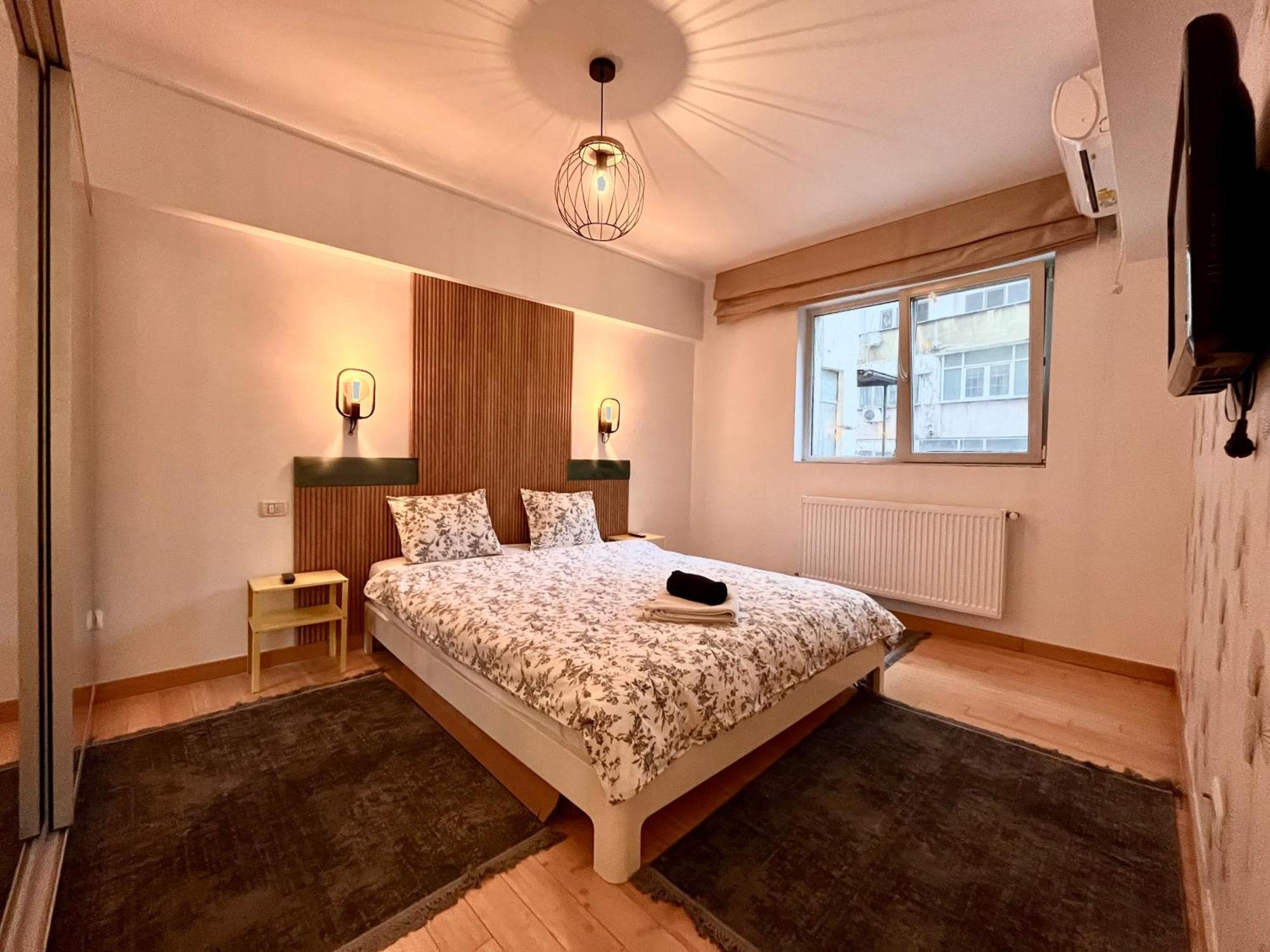Cozy Apartment With Balcony Bucharest Exterior photo