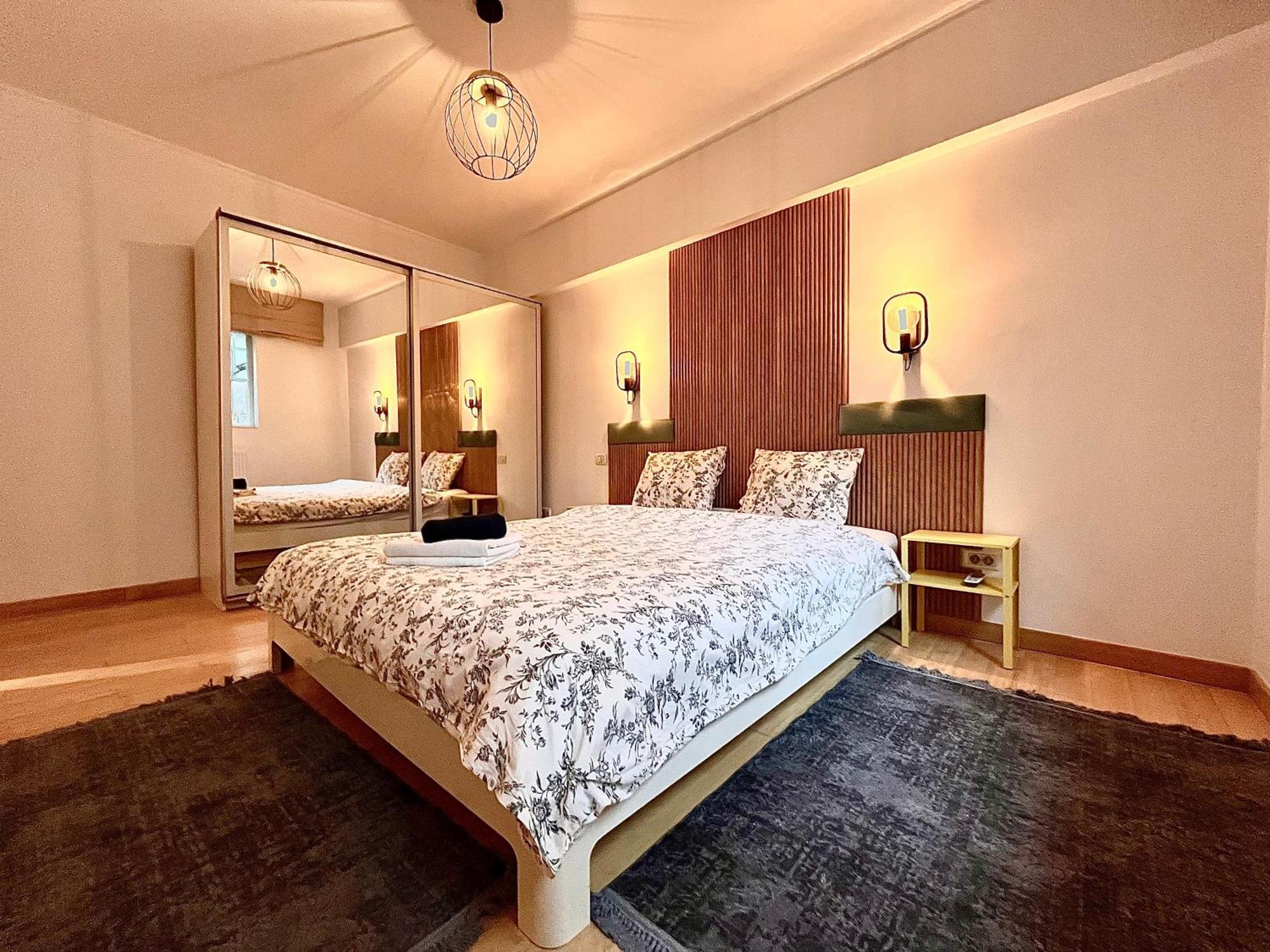 Cozy Apartment With Balcony Bucharest Exterior photo