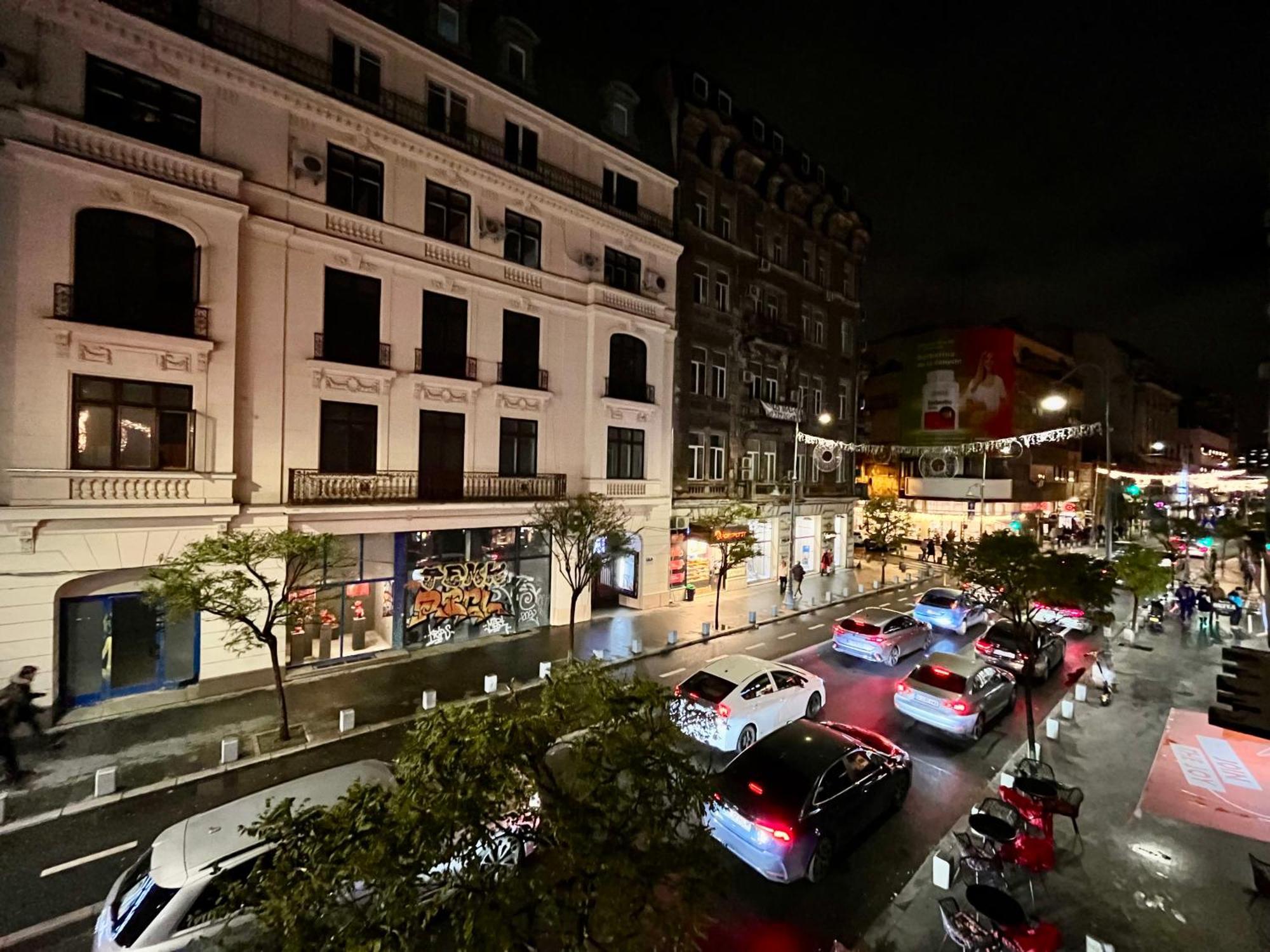 Cozy Apartment With Balcony Bucharest Exterior photo