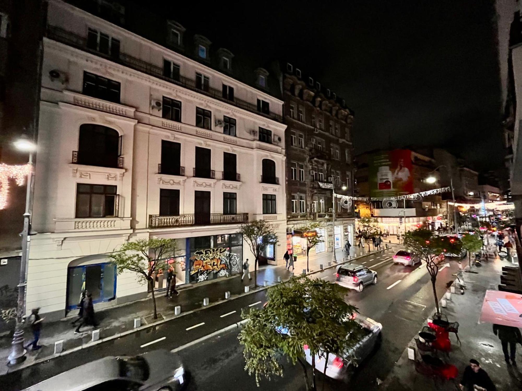 Cozy Apartment With Balcony Bucharest Exterior photo